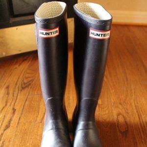 Dark Purple Hunter Boots - Size 4M/5F